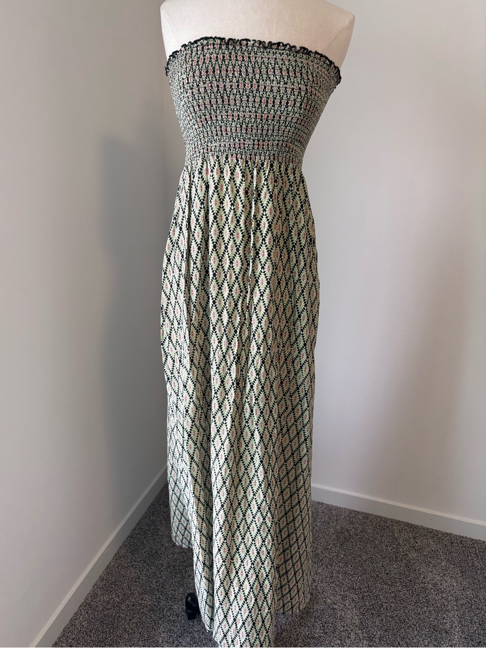 Emma & Michele Strapless Maxi dress - Medium